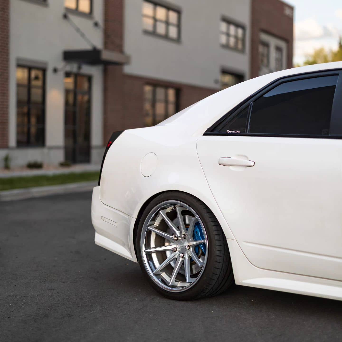 Cadillac CTS-V staggered rims rear wider