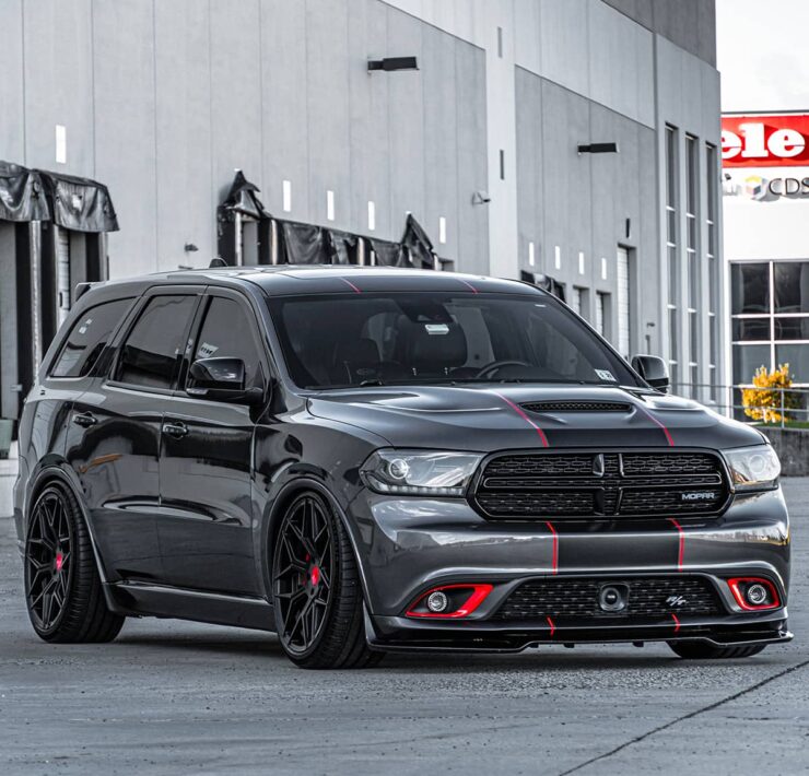 MODIFIED DODGE DURANGO R/T WITH AIR SUSPENSION & LOTS OF OTHER UPGRADES