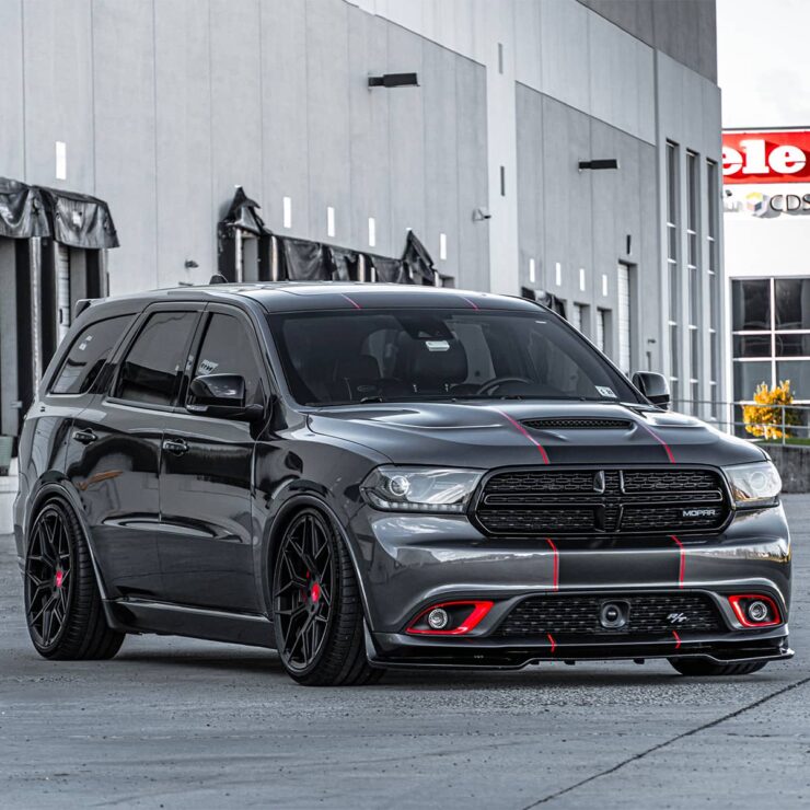 MODIFIED DODGE DURANGO R/T WITH AIR SUSPENSION & LOTS OF OTHER UPGRADES