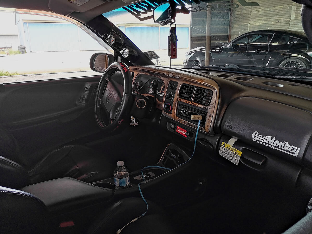 Dodge Dakota R/T interior and custom gauges