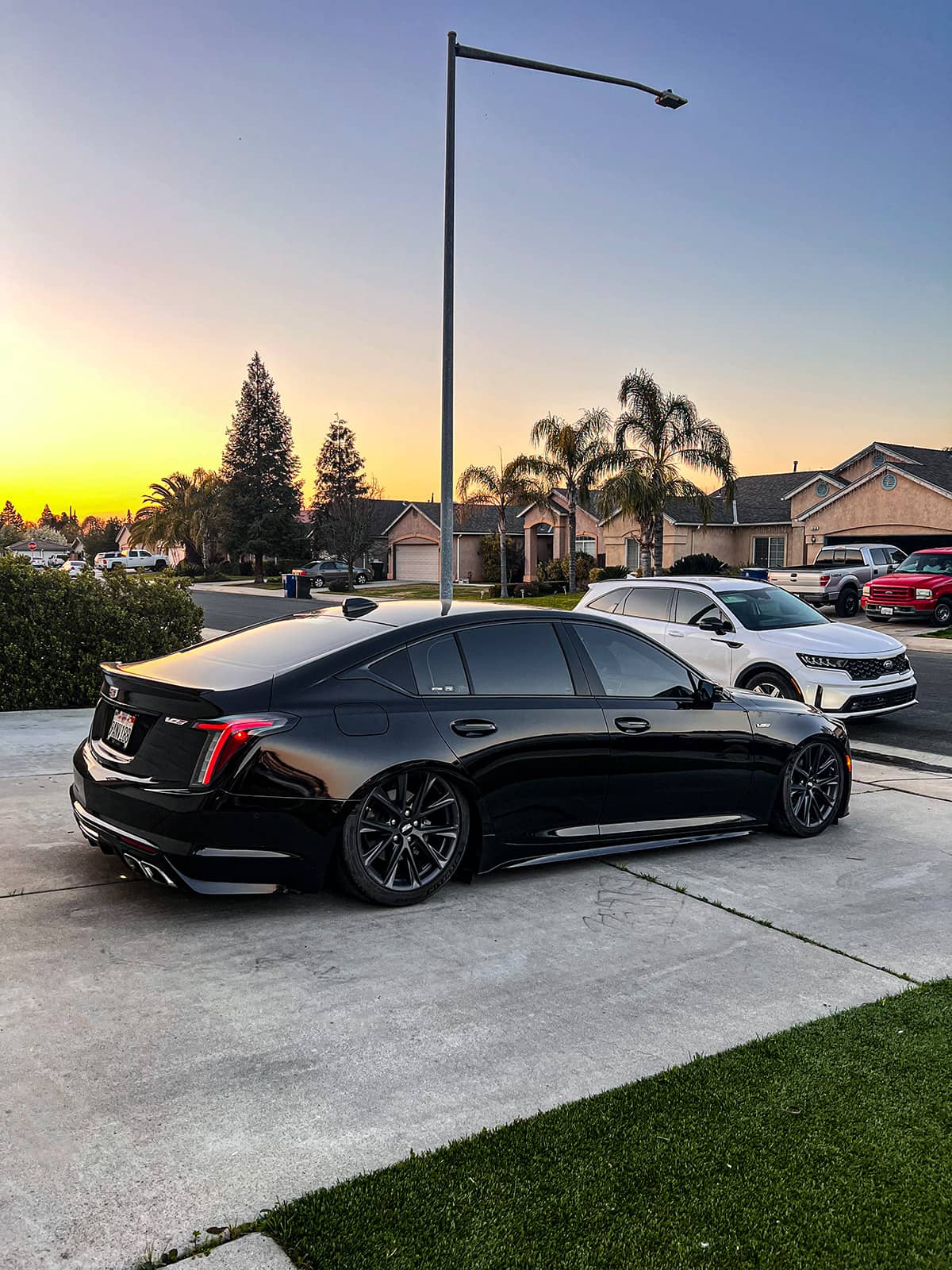 Cadillac CT5V-Blackwing air suspension by Air lift with management