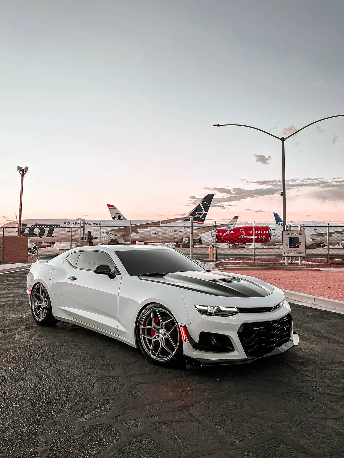 2021 Chevy camaro LT1 on Rohana RFX11 wheels for the front