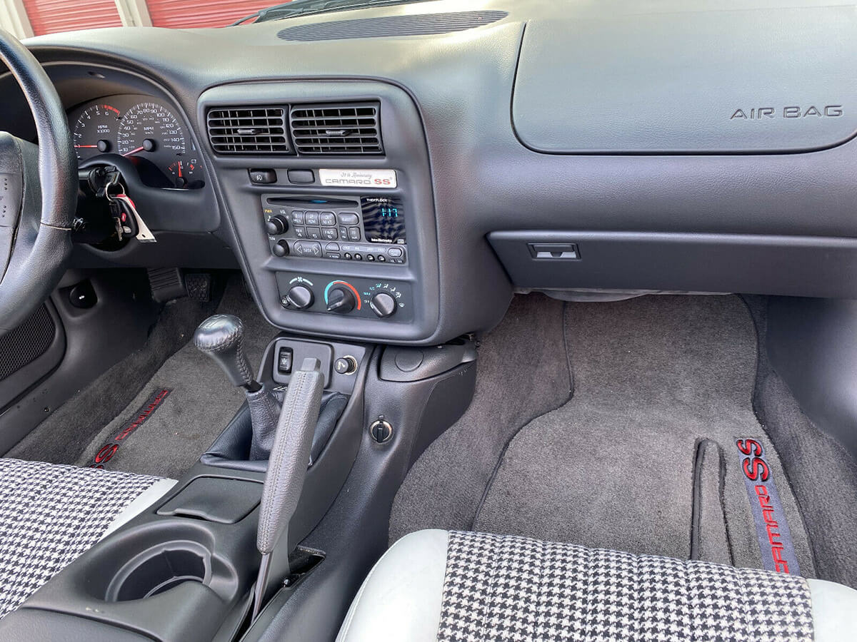 1997 Chevy Camaro SS dash panel