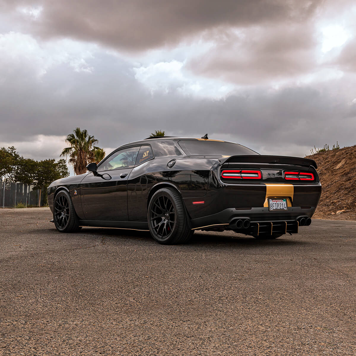 Dodge challenger RT rear diffuser with yellow guards