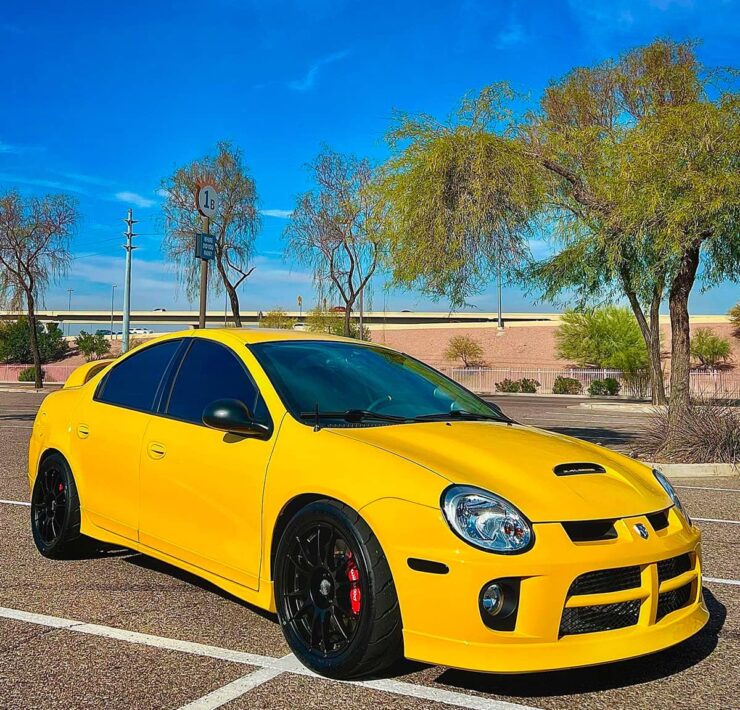 Modded Dodge Neon SRT4 in Solar Yellow color + All You Need To Know About This Model