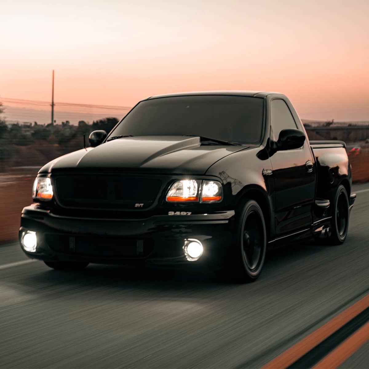 Ford F150 Lightning with a Cervini 3" cowl hood