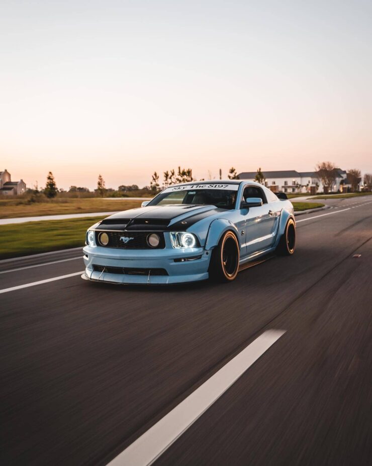Modified Wide-body 2006 Ford Mustang S197 V6 With Air Suspension