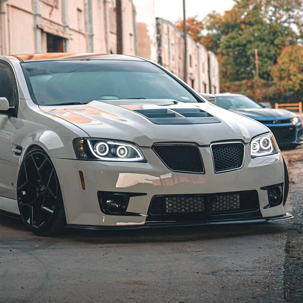 Pontiac G8 GT with GXP front end and ZL1 Camaro style hood