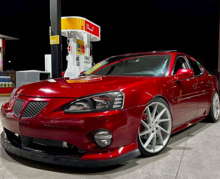 Modded and Supercharged Pontiac Gran Prix GTP with a Low Stance